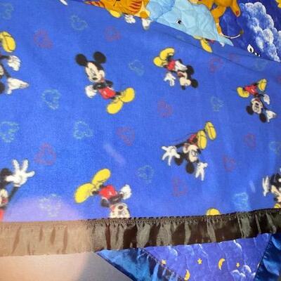 Lot 576 - Childrens blankets