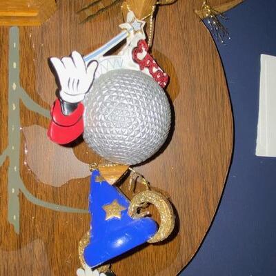 Lot 577 - Disney ornaments