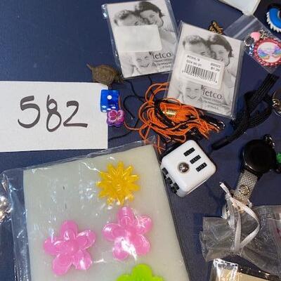 Lot 582 - misc lot