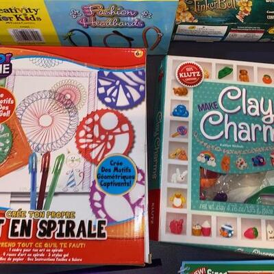 Lot 588 - craft kits
