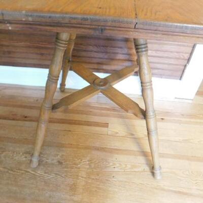 Vintage Solid Wood Oak Top Four Leg Cross Stretcher Accent Table 24