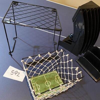 Lot 592- office items