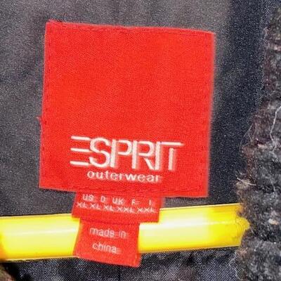 Lot 594 - Ladies Winter Coat