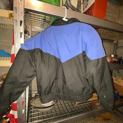 Lot 595 - Mens jacket