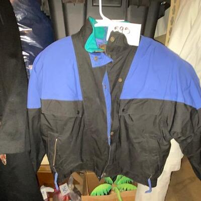 Lot 595 - Mens jacket