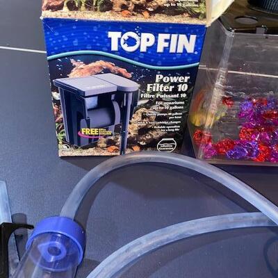 Lot 599 - small fish tanks