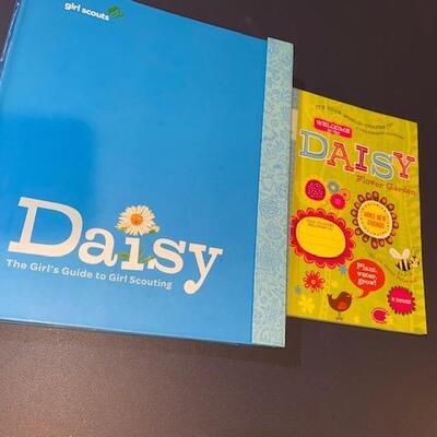 Lot 605 -Girl Scout, Brownie and Daisy items
