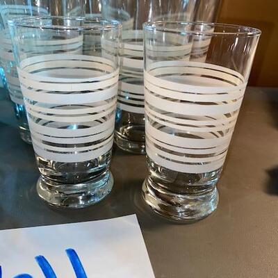Lot 611 - Glass set