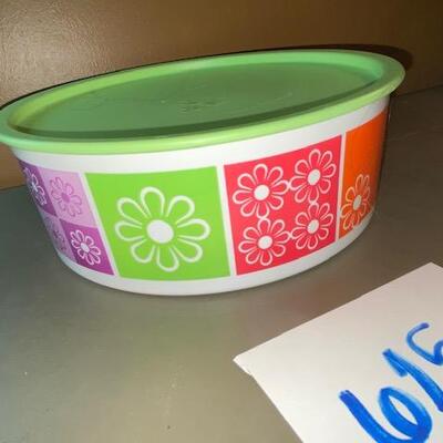 Lot 625 - Tupperware bowl