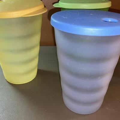 Lot 626 - Tupperware cups