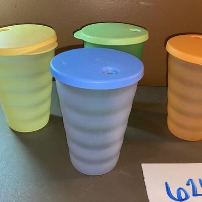 Lot 626 - Tupperware cups