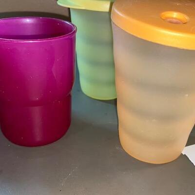 Lot 628 - Tupperware cups