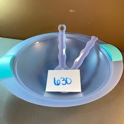Lot 630 - Tupperware Salad bowl