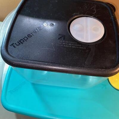 Lot 633 - Tupperware storage
