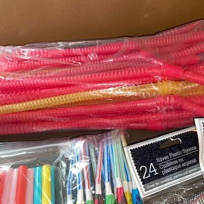 Lot 643 - Partyware