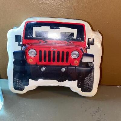 Lot 645 - Jeep glasses and shirt