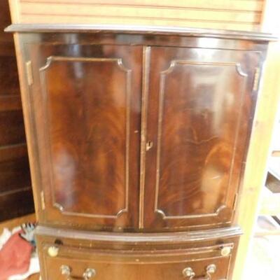 Vintage Flame Mahogany Chest 24