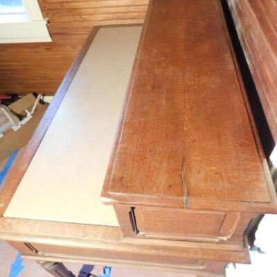 Impressive Vintage Oak Desk with Gallery 52