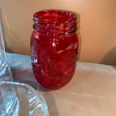 Lot 655- glassware