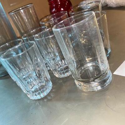 Lot 655- glassware