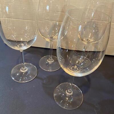 Lot 668 - Wine glasses