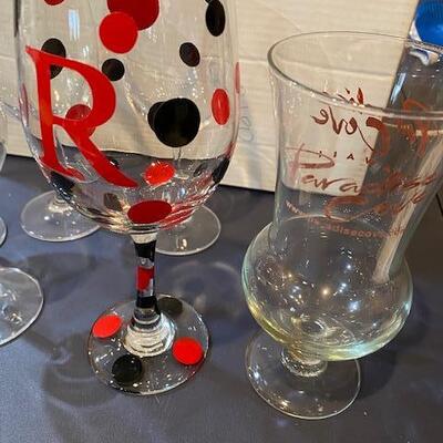 Lot 668 - Wine glasses