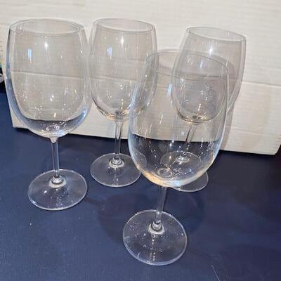 Lot 668 - Wine glasses