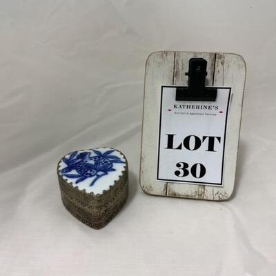 .30. VINTAGE | Porcelain and Metal | Heart-Shaped Trinket Box