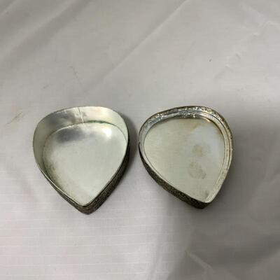 .30. VINTAGE | Porcelain and Metal | Heart-Shaped Trinket Box