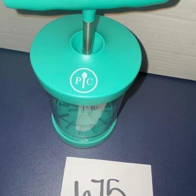 Lot 675 - Pampered Chef Whipped cream maker/dispenser
