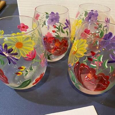 Lot 681 - Pier 1 stemless wines and snack plates