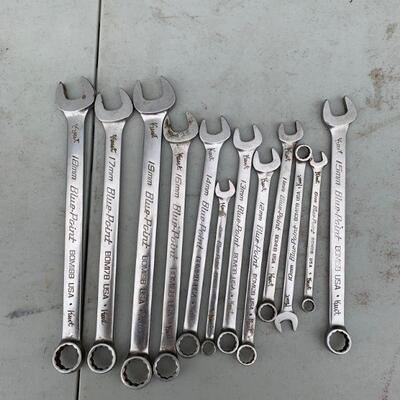 Blue-point wrench group 17mm, 19mm, 16mm, 14mm, 9mm, 13mm, 12mm, 11mm, 10mm, 8mm, 15mm
