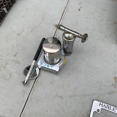 Mixed lot oiler, inspection mirror, tape measure, snap-on cup