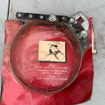 Oil filter removal tool