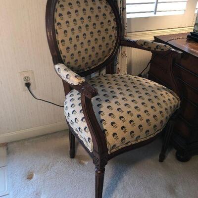 Lot 4 - Ethan Allen Chair and End Table Ensemble