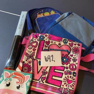 Lot 692 - bags 