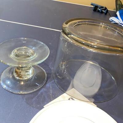Lot 699 - pampered Chef Trifle Bowl with stand and lid