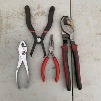 4 pliers / cutters