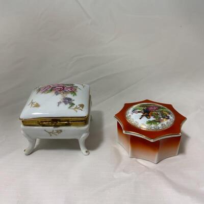 .42. VINTAGE | Two Porcelain Trinket Boxes 