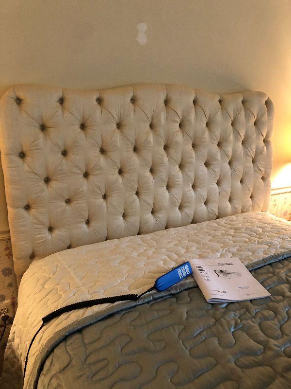 Lot 26 King Size Powerbase Bed w/Serta Hybrid Mattress and