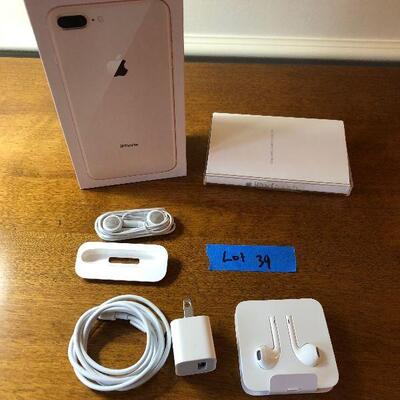 Lot 39 - Apple Phone Box and Accessories