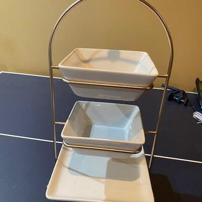 Lot 706 - Snack tower