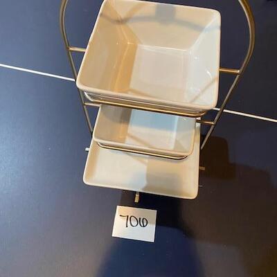 Lot 706 - Snack tower