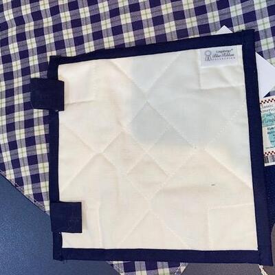 Lot 712 - Longaberger  table runner 
