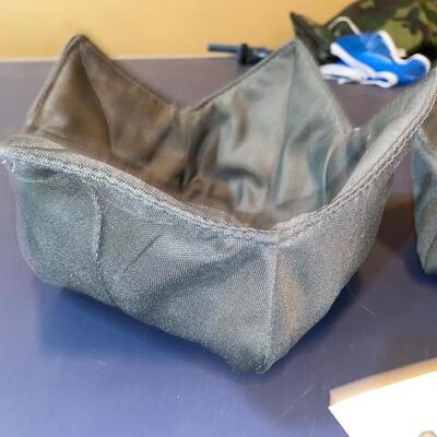 Lot 717 - Pampered Chef Microwave Bowl Cozy set
