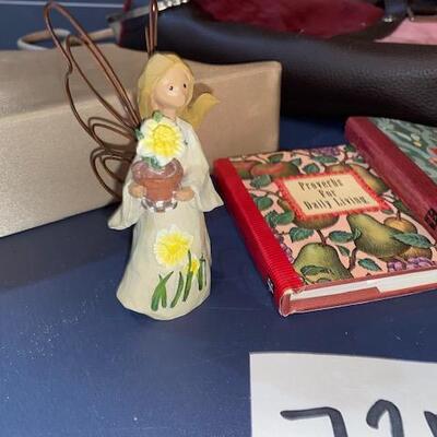 Lot 720 - Random items