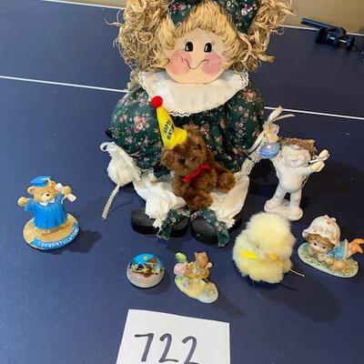 Lot 722 - Home decor