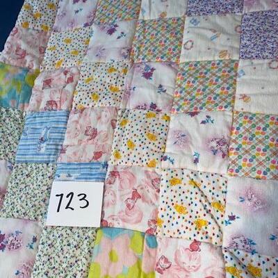 Lot 723 - Flannel baby quilt
