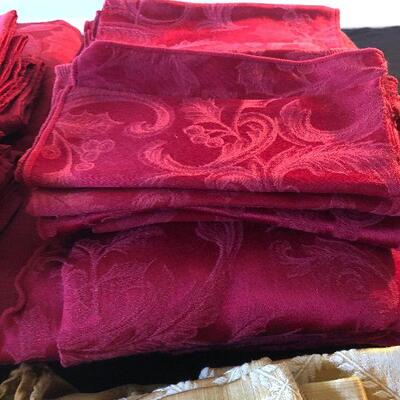 Lot 69 - Table Linens 
