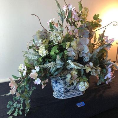 Lot 71 - Large Floral Centerpiece